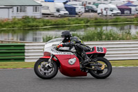 Vintage-motorcycle-club;eventdigitalimages;mallory-park;mallory-park-trackday-photographs;no-limits-trackdays;peter-wileman-photography;trackday-digital-images;trackday-photos;vmcc-festival-1000-bikes-photographs